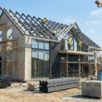 Imagen muestra una vivienda unifamiliar en construcción